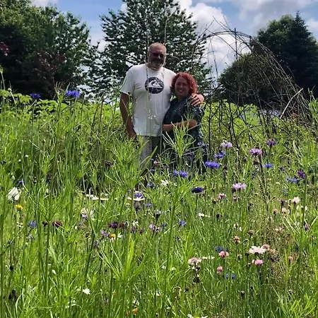 Forest Meadow Retreat Οργανωμένο κάμπινγκ *